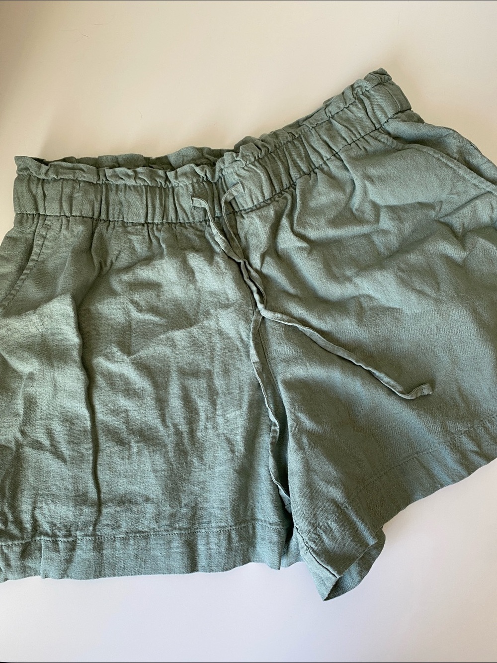 GAP Women's High-Waist Sage Green Linen-Blend Shorts
